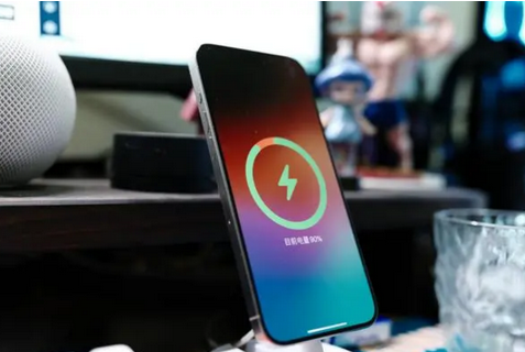 汾阳苹果15换屏服务分享用什么充电器给iPhone15充电更好 